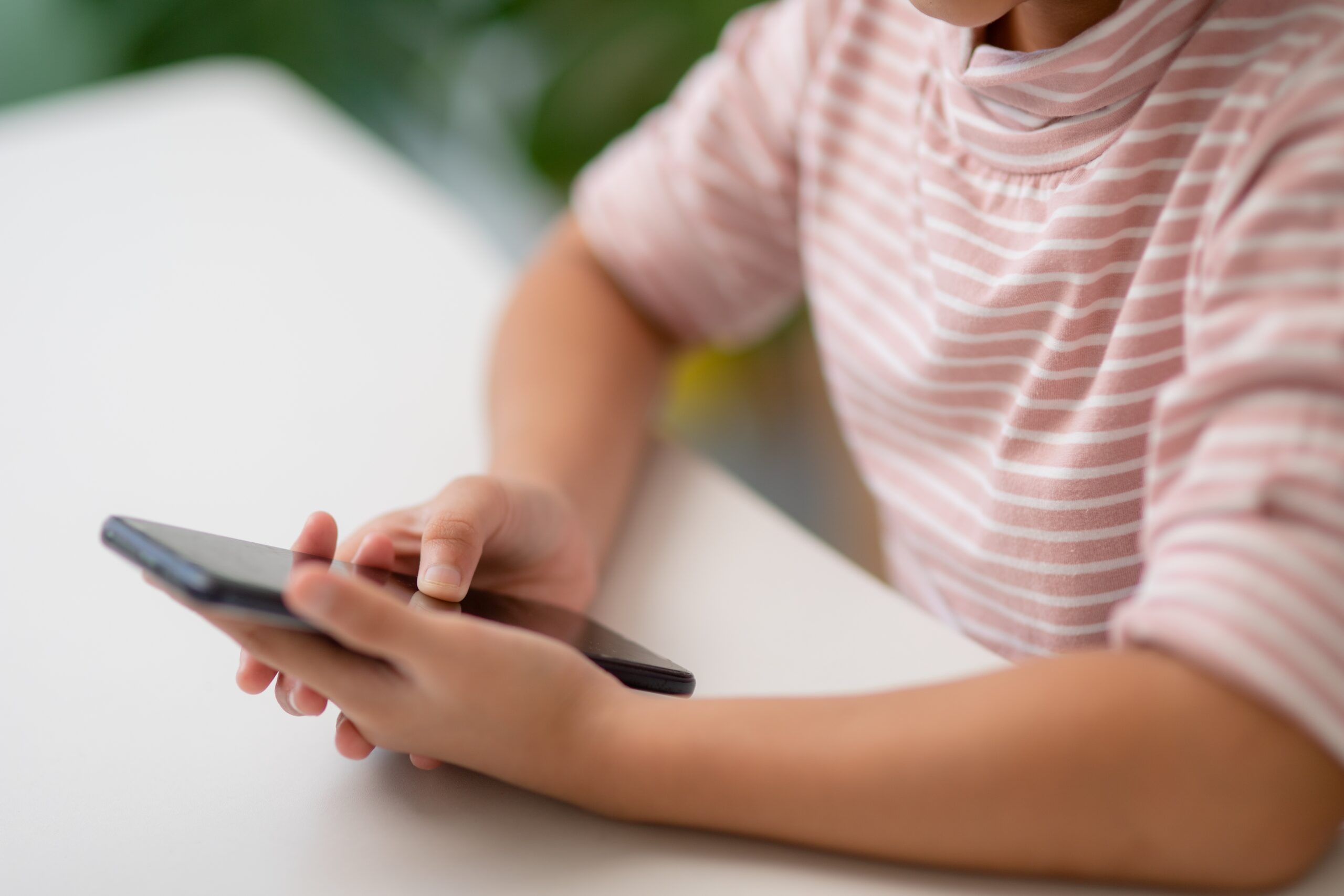 Why We’re Choosing Not to Give Our Child a Smartphone
